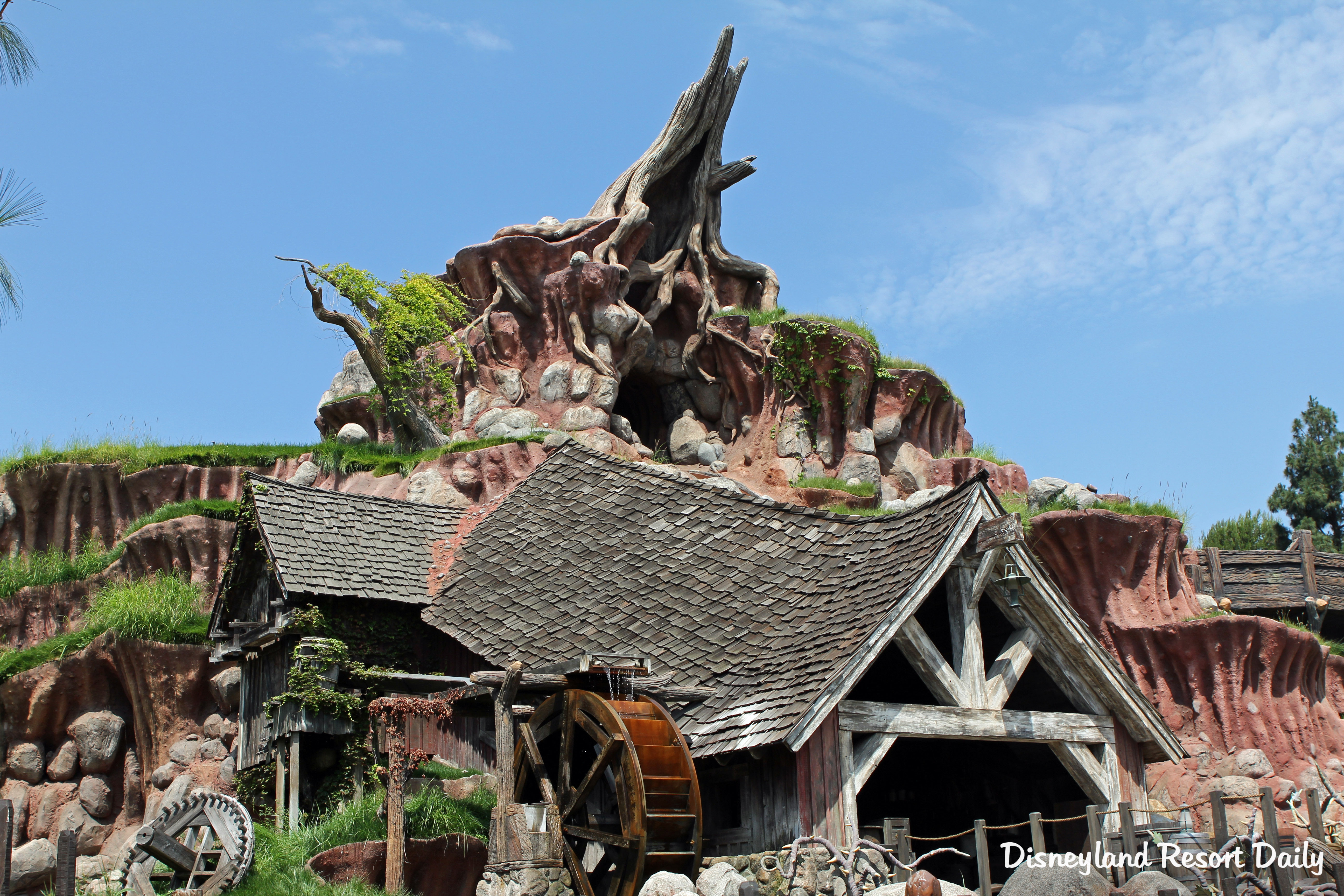 Disneyland photo splash mountain tewswestcoast